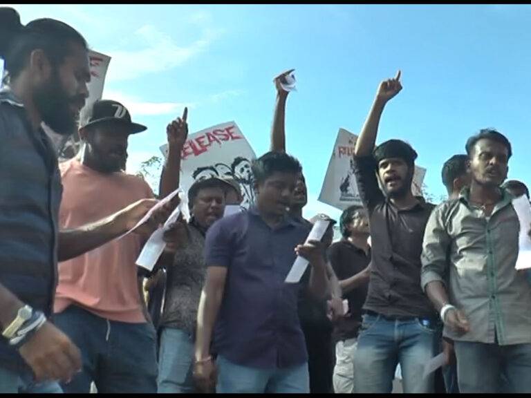 ‘බදු බර,බඩු මිල පහත හෙළනු’ – නිදහස දා අන්තරේ පාරට (VIDEO)