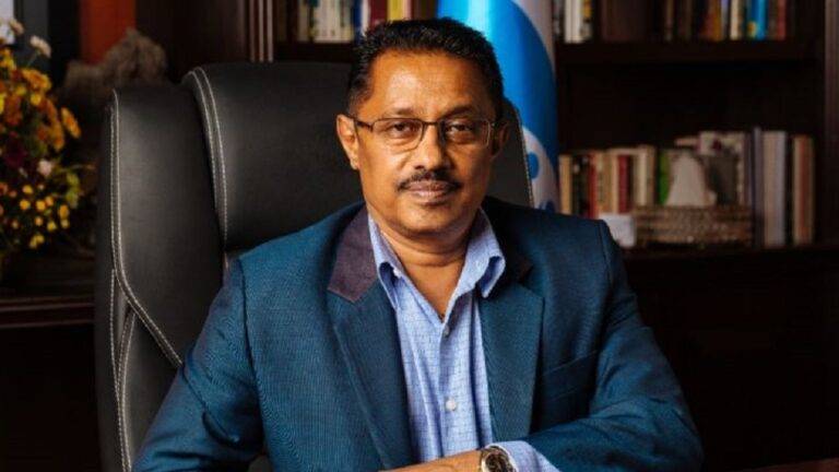 PUCSL ජනකගේ කාර්යාලයට මුද්‍රා තබයි!