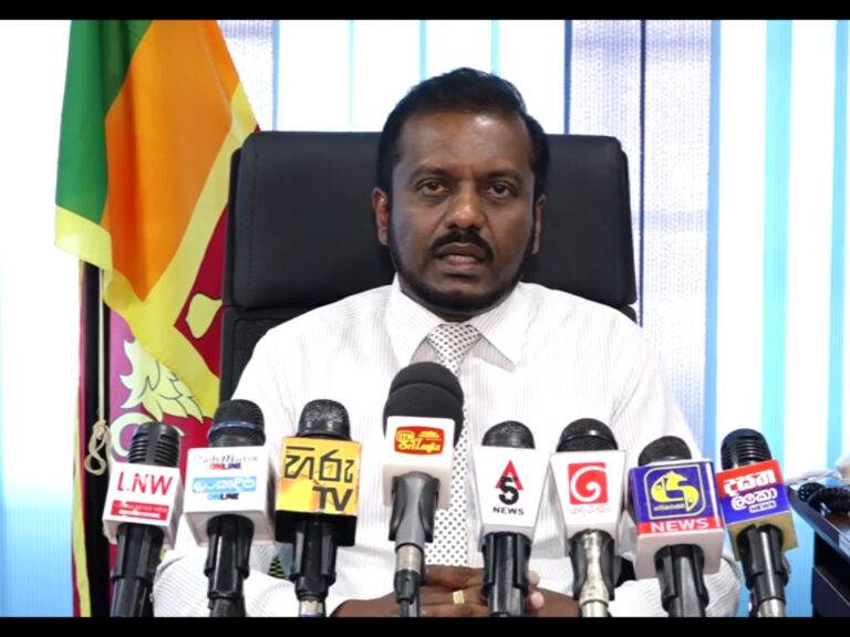 ජනාධිපතිතුමා මාස හයක් ඉල්ලලා තියෙද්දිත් වැඩවර්ජන කිරීම සදාචාරාත්මක නැහැ – රත්නප්‍රිය (VIDEO)