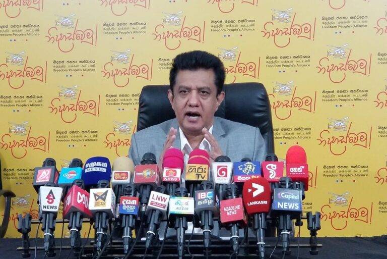 අනුප්‍රාප්තික ජනාධිපති කෙනෙක් ඉන්න වෙලාවක ජනමතය සම්බන්ධව උරගා බැලීමක් කල් දැමීම කියන්නේ අතිශයින්ම බියකරු බරපතල දෙයක් – චරිත කියයි.