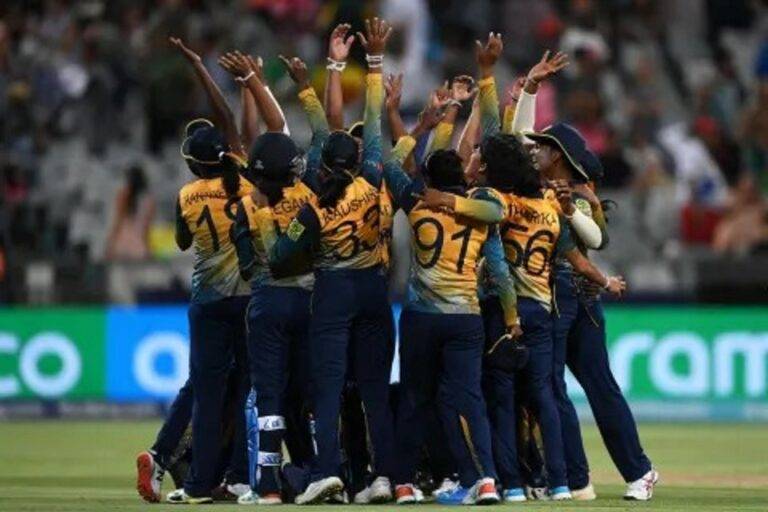 ක්‍රිකට් කෙල්ලන්ගෙ ගණන් ඉස්සෙයි