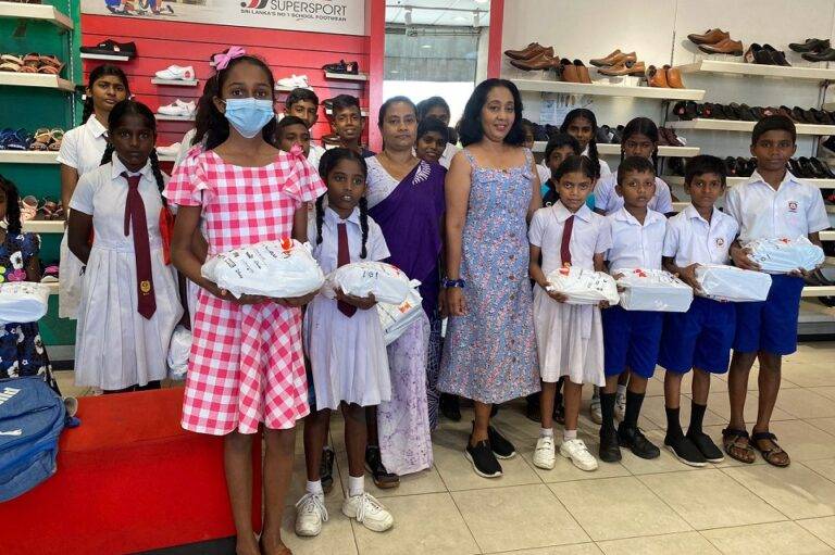 දෝත පුරා ආදරය රැගෙන නෙළුම් යාය මෙවර හැඳලට