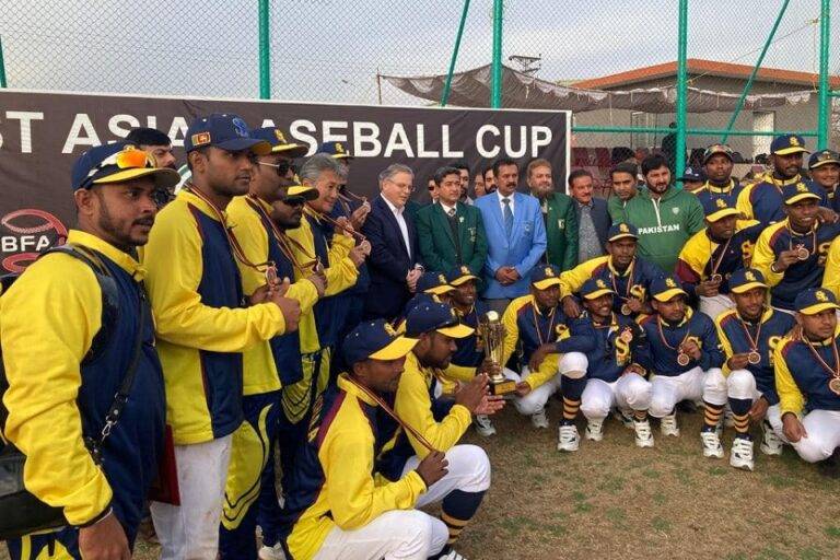 කිරුළ ගිලිහෙයි ඒත් ක්‍රීශ්ණාට සහ අමිලට පෞද්ගලික ඇගයුම්