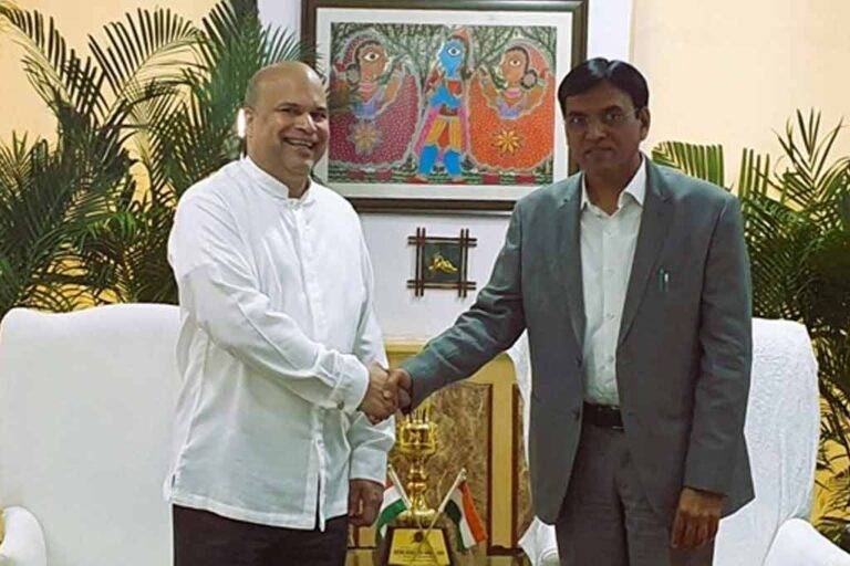 ඉන්දි‍ය සෞඛ්‍ය ඇමති සහ මිලින්ද අතර හමුවක්. ඖෂධ, පොහොර ඇතුළු කරුණු රැසක් ගැන සාකච්ඡා