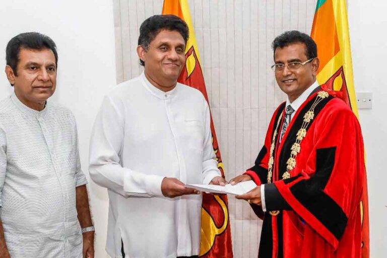 කුරුණෑගල නව නගරාධිපතිවරයා විපක්ෂ නායක සජිත් හමුවේ දිවුරුම් දෙයි