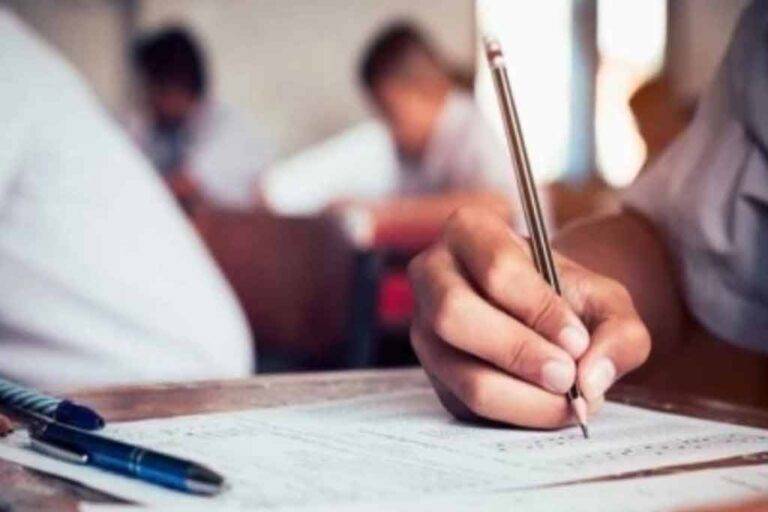 රෝයල්, ආනන්ද, නාලන්ද ආධිපත්‍ය බිඳවැටෙයි. ගමේ පාසල් පෙරට !