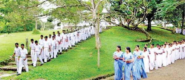 විද්‍යාපීඨ ඩිප්ලෝමාධාරීන් 7800ක් ලබන මාසයේ ගුරු සේවයට