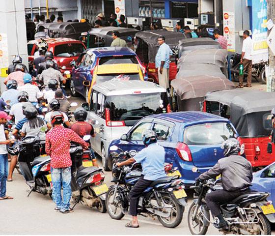 කොළොන්නාව නිමාවෙන් ඉන්ධන නිකුත් කිරීම අත්හිටුවයි