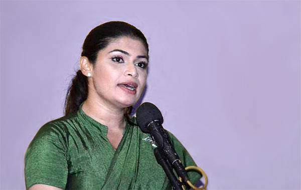 හිරුණිකාට නියෝගයක්!