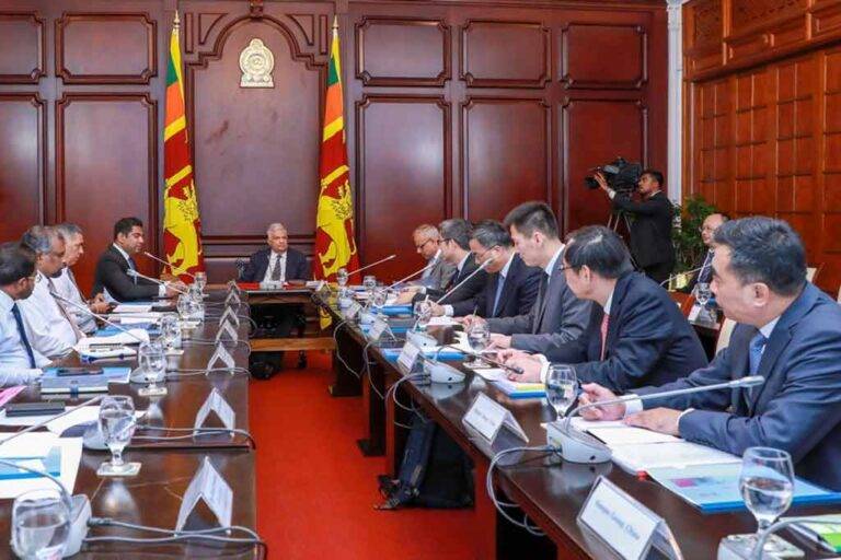 ඛනිජ තෙල් බෙදාහැරීම පුළුල් කිරීම ගැන ජනපති සහ සිනොපෙක් නියෝජිතයින් අතර සාකච්ඡාවක්