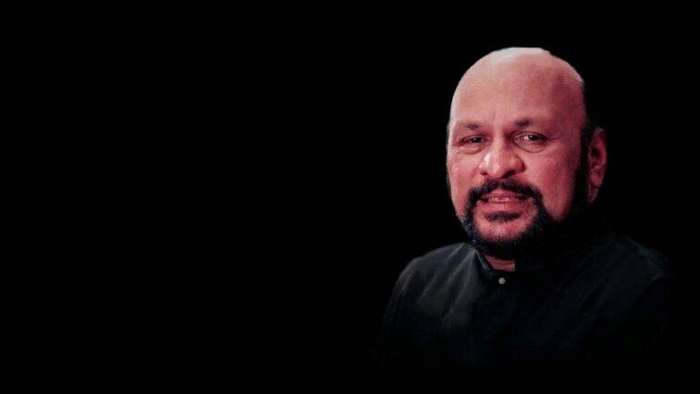 ඈත එපිට ගම්මානෙන් නැඟ ආ බට ලී හඬ වියැකේ!