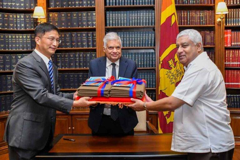 චීන රජයෙන් ශ්‍රී ලංකා පොලීසියට පරිත්‍යාගයක් (Photos)