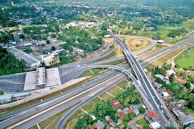 අධිවේගී මාර්ගවලින් වාර්තාගත ආදායමක්