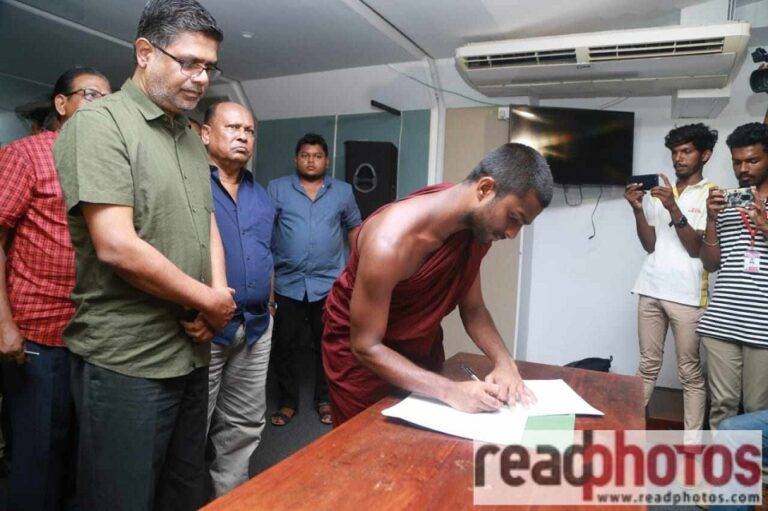“PTA අහෝසි කරනු – ATA ඉරා දමනු” ප්‍රකාශයට අත්සන් ගොන්නක්!