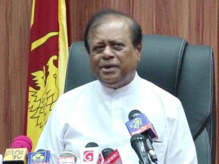 විශ්ව විද්‍යාල ආචාර්යවරුන් පිළිබඳ බුද්ධි අංශ වාර්තාව සුසිල් අතට! (VIDEO)