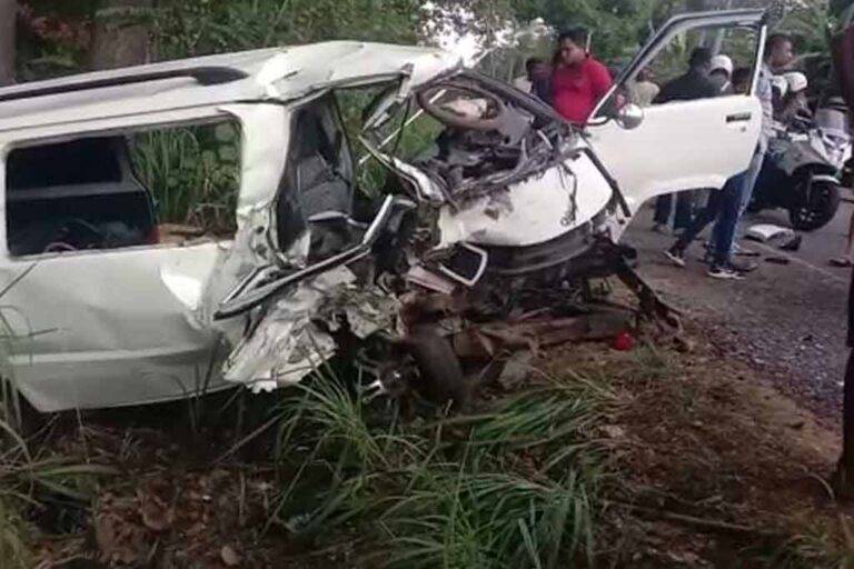 දරුණු රිය අනතුරකින් ළමුන් 6ක් ඇතුළු 15කට බරපතළ තුවාල !