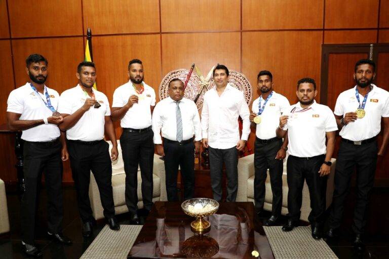 පැරා පදක්කම්ලාභින් ක්‍රීඩා ඇමති හමුවට