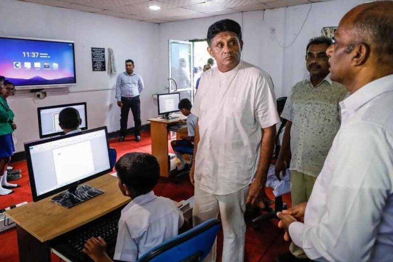 ඩිජිටල් තාක්ෂණයෙන් සහ ඉංග්‍රීසි මාධ්‍යයෙන් දරුවන් සන්නද්ධ කළ යුතුයි – සජිත්