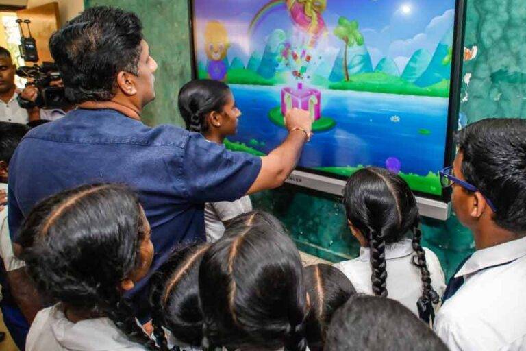 සක්වල 26 වැනි අදියරෙන් රන්මිණිතැන්න කණිටු විදුහලට පරිත්‍යාගයක්