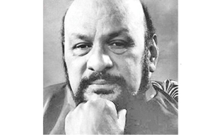 දෑත ළයේ බැඳ අවසන් ගමනට යන මහාචාර්ය සනත් නන්දසිරි මතක සැමරුම