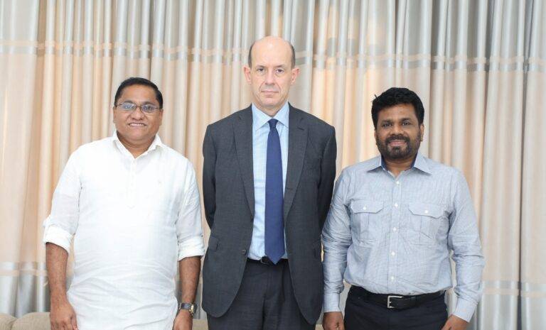 ප්‍රංශ තානාපති සහ ජාතික ජනබලවේගයේ නායක අතර හමුවක්