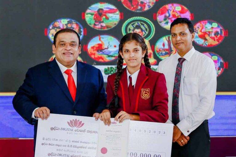 ඩීපී කෝඩින් ඩිජිටල් වෙසක් තොරණ නිර්මාණ තරගයේ ජයග්‍රාහකයින්ට තෑගි (Photos)