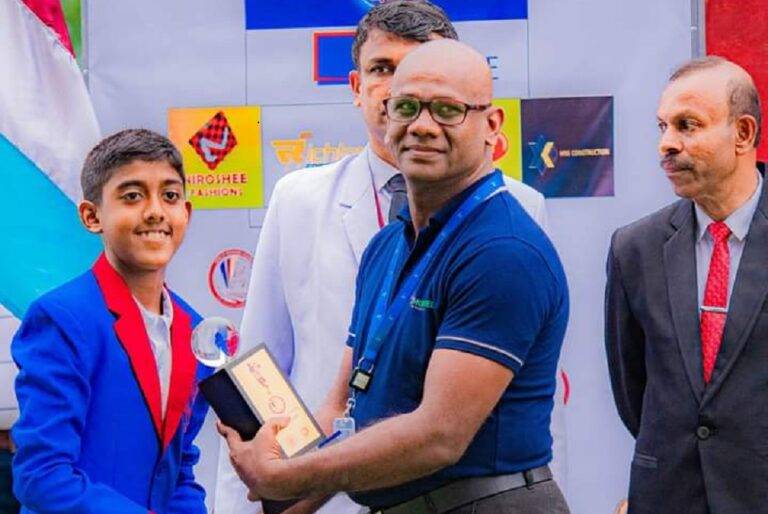 දින්සර ගේ ක්‍රිකට් රටට රන් ස්වරයක් කිරීමේ තනුව හදන්නට ඉඩ ඇත