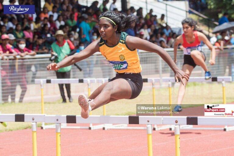 සමස්ත සූරයා කහවත්තෙන් –  සූර සූරියෝ තිදෙනෙක් අඹගමුවෙන්