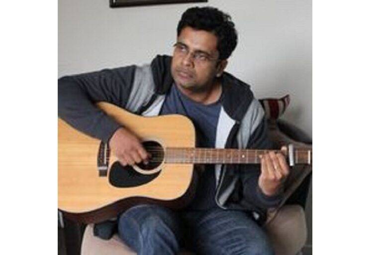 බල්ලා කැටුව යන කාන්තාව ඒ මගේ අම්මා