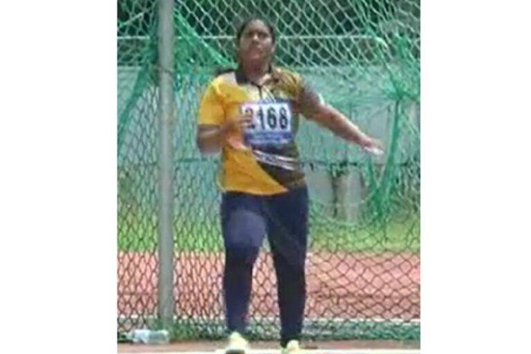 මිටිය පිටිය හොල්ලපු දවසක්