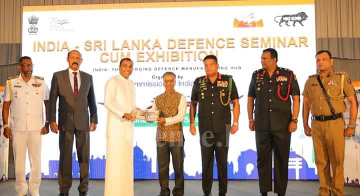 ඉන්දීය ආරක්‍ෂක අපනයන ප්‍රවර්ධන සම්මන්ත්‍රණය සහ ප්‍රදර්ශනය ආරක්‍ෂක රාජ්‍ය අමාත්‍යවරයාගේ ප්‍රධානත්වයෙන්