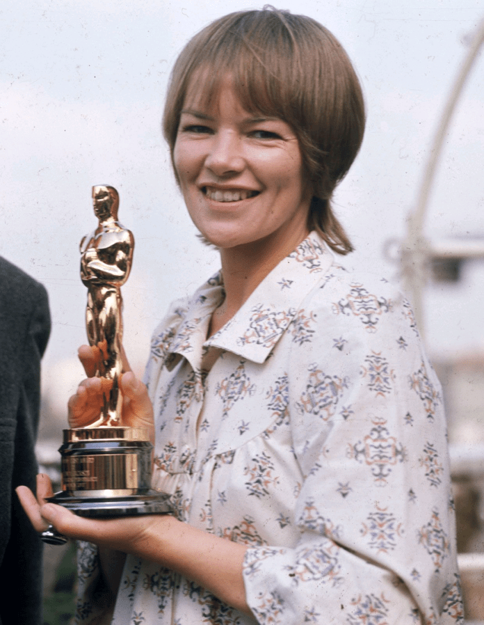 Glenda-Jackson-Oscar-Women-in-Love