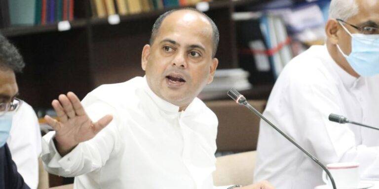 පිට පාරෙන් මාරාන්තික නිර්වින්දන ඖෂධය ගෙනාවේ කොහොමද? මන්ත්‍රී මරික්කාර් පාර්ලිමේන්තුවේදී ප්‍රශ්න කරයි