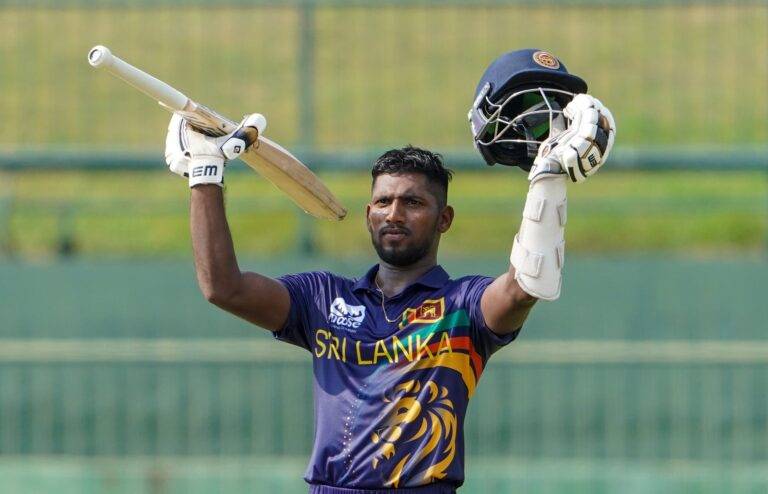 නිශාන් මධුෂ්කගෙන් බර කරට ගත් ඉණිමක්