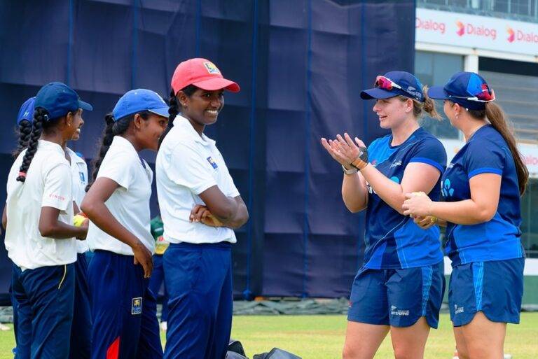 කිවි ලලනාවනගේ සෙනෙහස ලැබුණු දේව පතිරාජ සිසුවියෝ