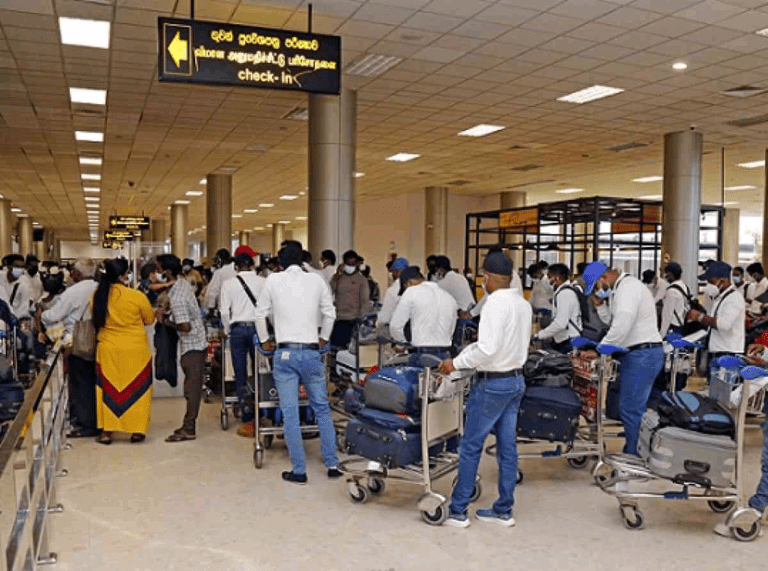ගුවන් ගමන් ප්‍රමාදයක් නිසා කොරියානු සිහින බොඳවෙයිද