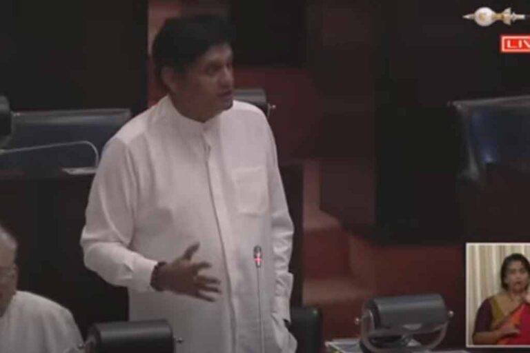 මේ සැරසෙන්නේ බරපතළ මාධ්‍ය දඩයමකටද ? – විකාශන අධිකාරි පනත ගැන සජිත් ප්‍රශ්න කරයි (VIDEO)