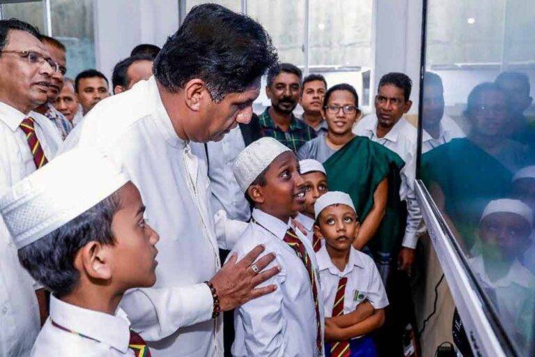 සජිත්ගේ “සක්වල” වැඩසටහනින් කොළඹ ටී.බී. ජයා සහිරා විද්‍යාලයට සුහුරු පන්ති කාමරයක්