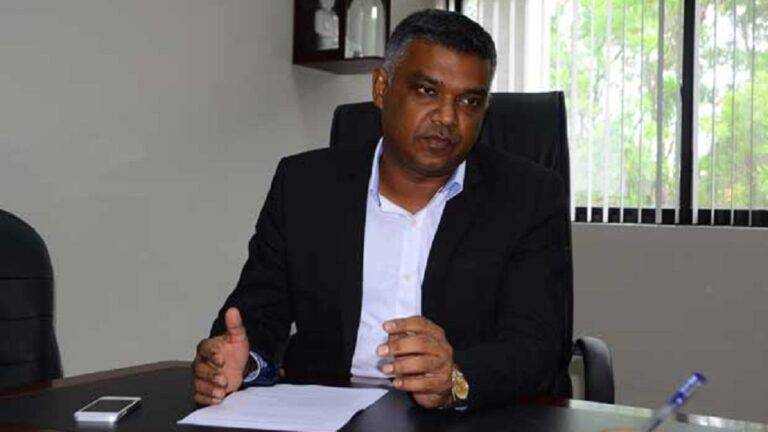 SPMC හිටපු සභාපති වෛද්‍ය සයුරු සමරසුන්දරට ක්‍රීඩා ඇමති රොෂාන්ගේ සොයුරු විසින් පහර දීලා!