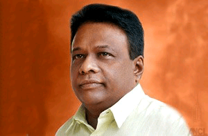 පොලිස් අත් අඩංගුවේ පසුවෙන මාධ්‍යවේදී තරිඳු බලන්න ඩලස් යයි.