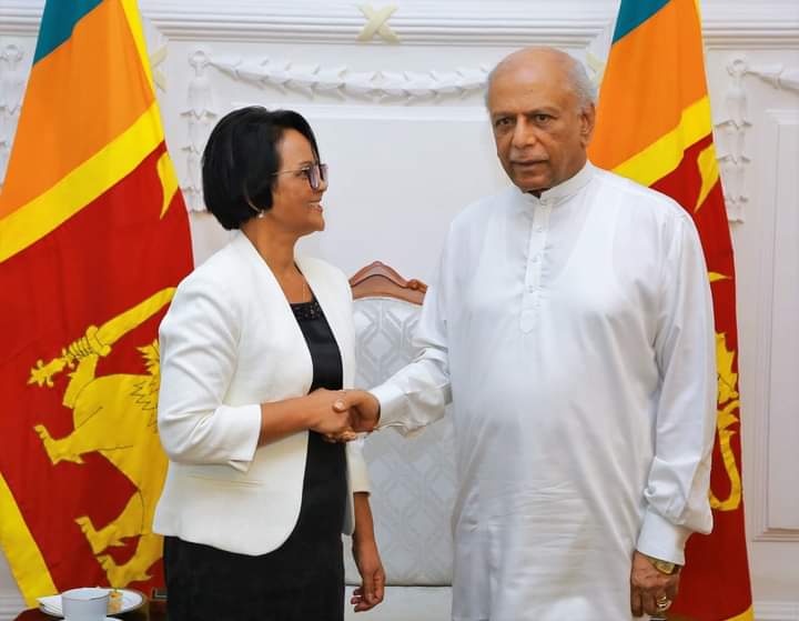 අග්‍රාමාත්‍යවරයා සහ සීෂෙල්ස් මහ කොමසාරිස්වරිය අතර හමුවක්