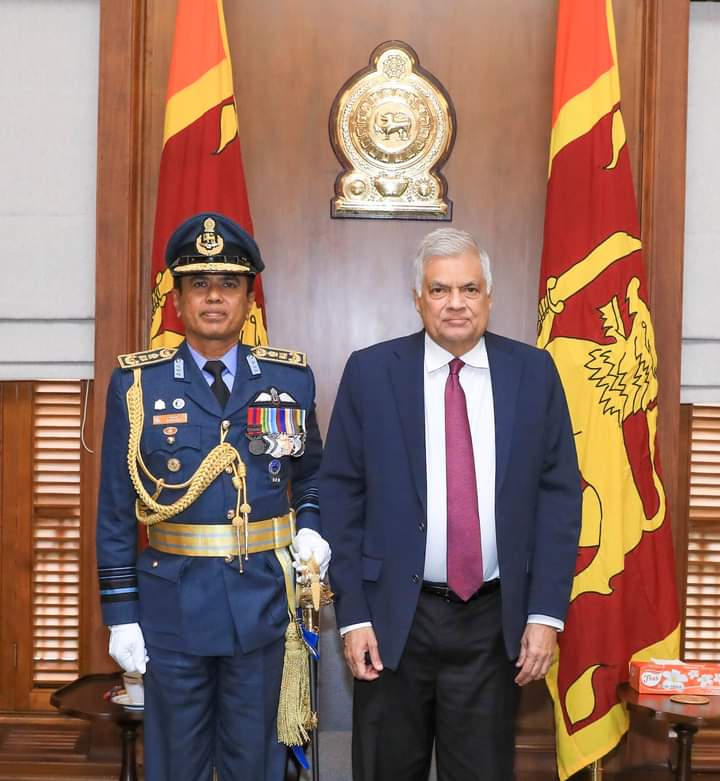නව ගුවන් හමුදාපති සහ ජනපති අතර හමුවක්
