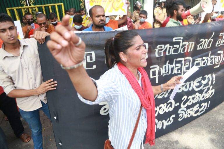 බාල ඖෂධ භාවිතා කරමින් මිනී මරන ආණ්ඩුව පන්නමු!
