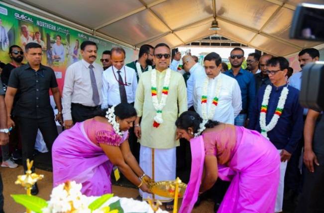 ධෛර්යමත් වෙන්න පිටරටවල උදාහරණ ඕන නෑ,යාපනේ දරුවන් දෙස බලන්න  – මනූෂ