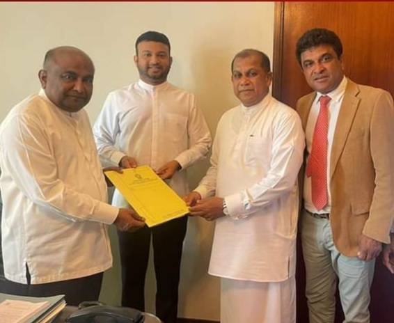 කෙහෙළියට එරෙහි විශ්වාසභංගය කතානායකවරයාට භාරදෙයි
