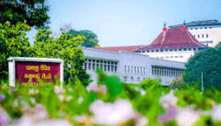 ආචාර්ය මහාචාර්යවරුන් 70කට අධික පිරිසක් රට හැරගොස් අවසන්