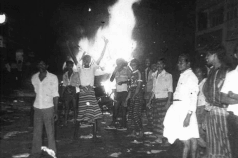 කළු ජූලිය කුඩා කුඩා මැර කන්ඩායම්වල හුදෙකලා ක්‍රියාවන් පෙලක්ද, සමස්ත සිංහල සමාජයේම පොදු ප්‍රකාශනයක්ද ?