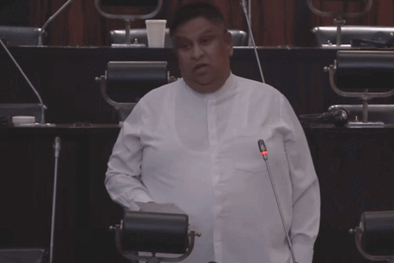කසිප්පු බීලා මිනිස්සු ලෙඩ වෙනවා. ගල් බෝතලේ මිල අඩුකරන්න – චාමර සම්පත් ඉල්ලයි