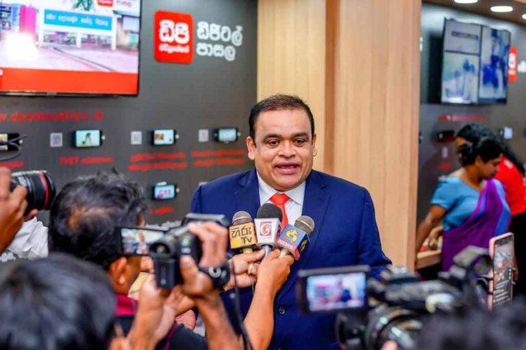 අවුරුද්දකින් සුදුසුකම් හදාගෙන රැකියාවක් සොයාගන්නා මග ධම්මික පෙන්වා දෙයි (VIDEO)