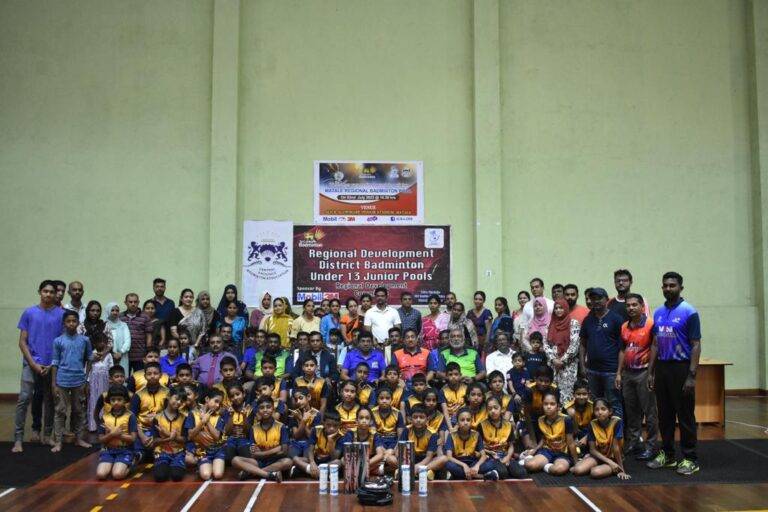 මාතලේ බැඩ්මින්ටන් හෙට දවස කදවුරු බැදීම